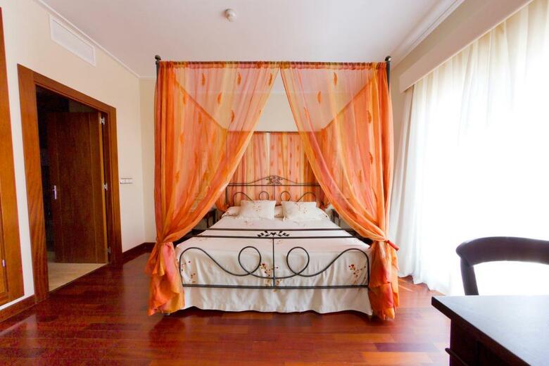 Hotel Trai�a