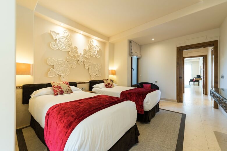 Alondra Villas Y Suites