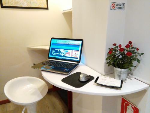 Hostal Villa Borghese Guest House