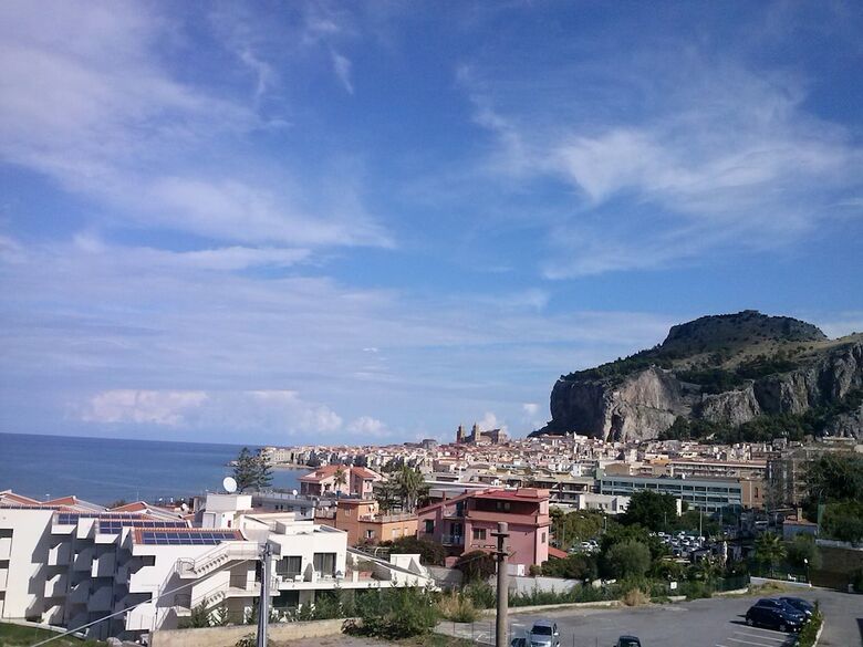 Bed & Breakfast Holidays Cefal�