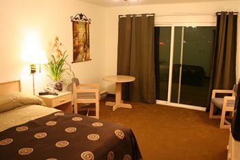 Waldport Beach Hotel