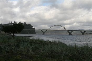 Waldport Beach Hotel