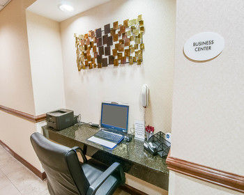 Hotel *hawthorn Suites*