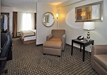Hotel *hawthorn Suites*