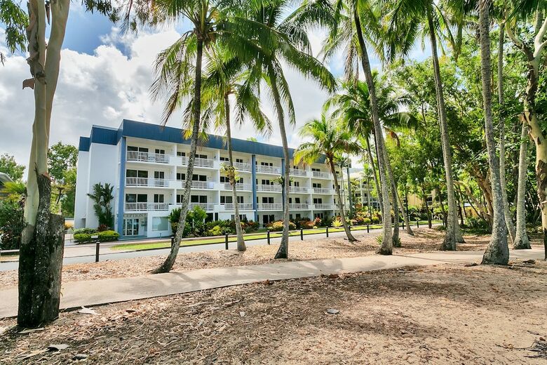 Hotel Agincourt Beachfront Apartments