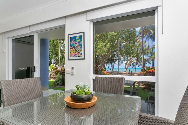 Hotel Agincourt Beachfront Apartments