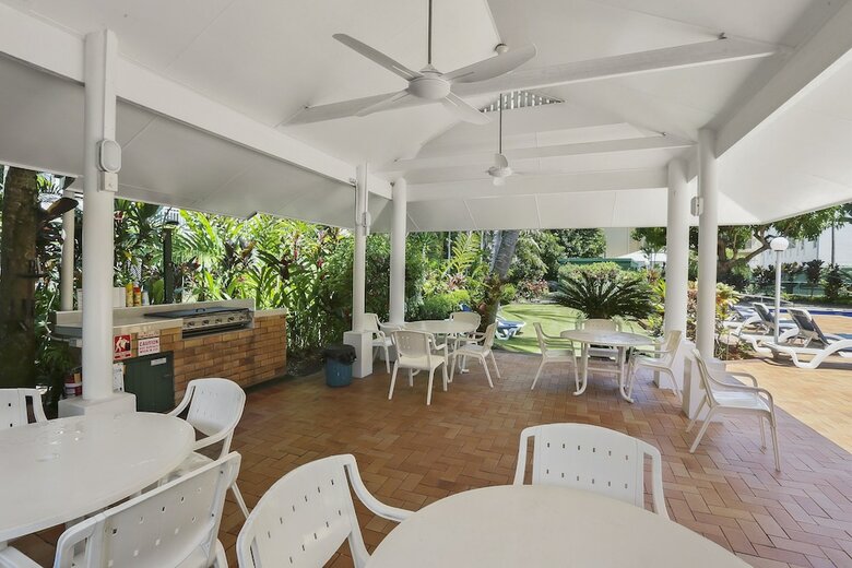 Hotel Agincourt Beachfront Apartments