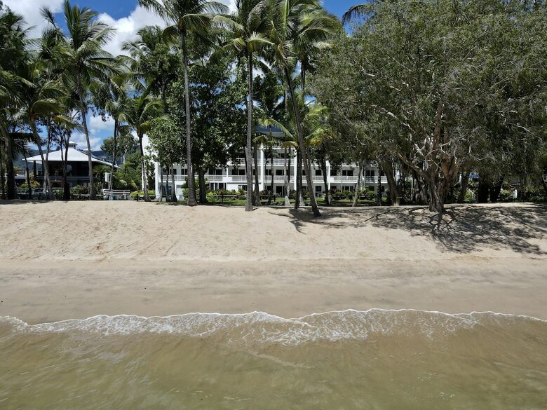 Hotel Agincourt Beachfront Apartments