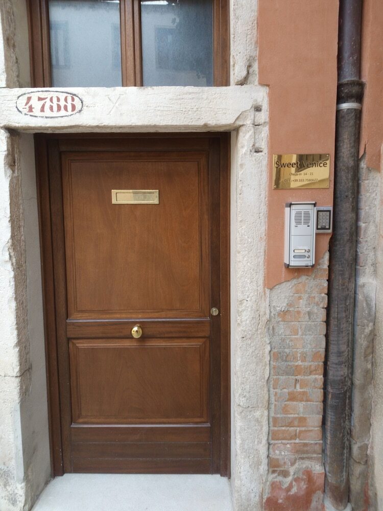 Hostal Sweet Venice