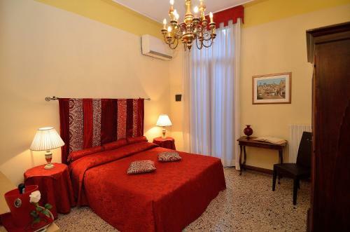 Charming Venice Apartments
