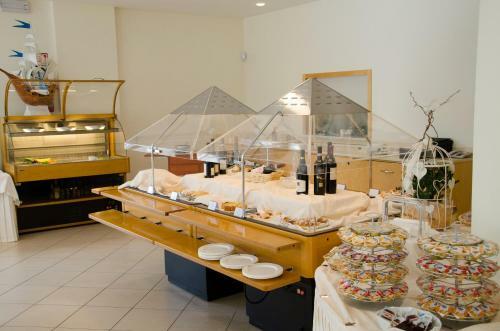 Almaluna Hotel & Resort