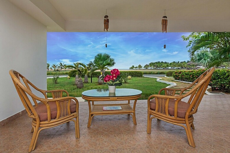 Hotel Chariot Beach Resort