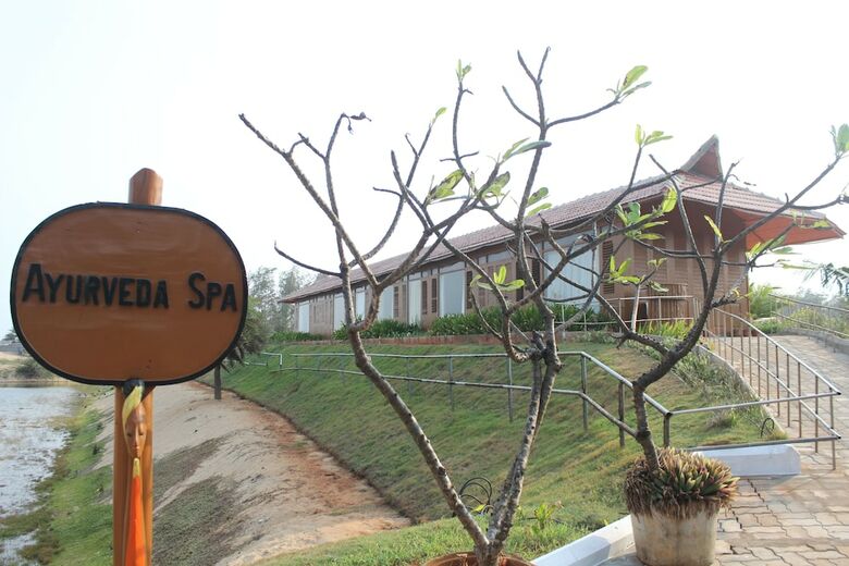 Hotel Chariot Beach Resort