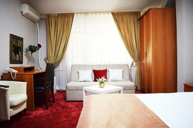 Aristocrat Palace Hotel