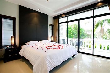 Hotel Palm Grove Resort