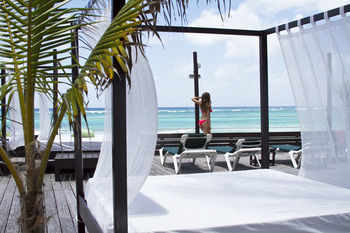 Silver Point Hotel
