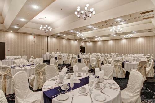 Hotel Holiday Inn Oakville Centre
