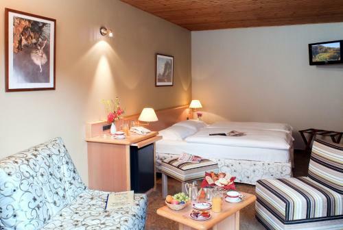 Hotel Logis Hostellerie Motel Au Bois Le Sire