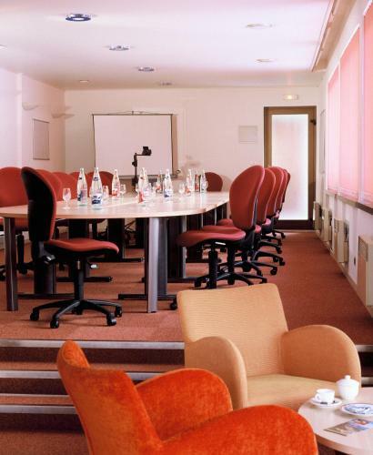 Hotel Logis Hostellerie Motel Au Bois Le Sire