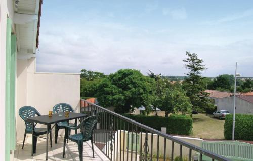 One-bedroom Apartment In Vaux Sur Mer