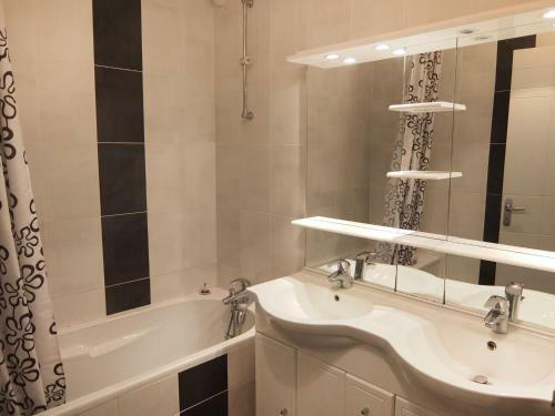 Apartment Le Golf Clair.11