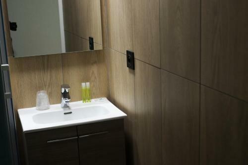 Brit Hotel Essentiel Arverne - Clermont-ferrand Sud