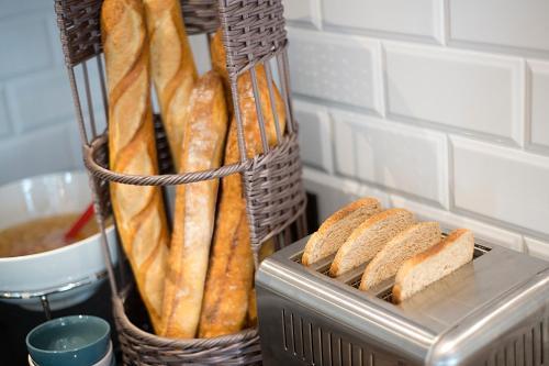Brit Hotel Essentiel Arverne - Clermont-ferrand Sud