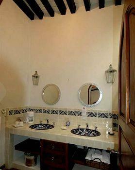 Los Agaves Hotel