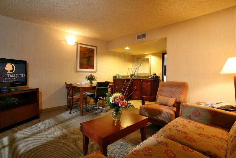 Hotel Doubletree Suites By Hilton Tucson Airport