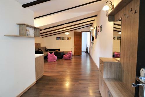 Zandukeli Apartments