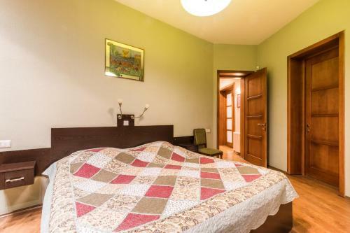 Apartment At 12 Baratashvili Street