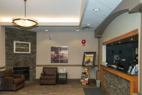 Hotel Lakeview Inns & Suites - Fort Saskatchewan