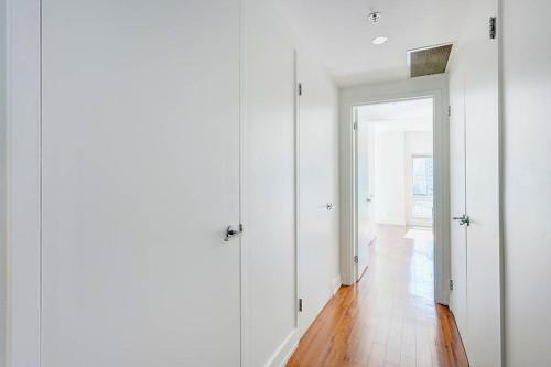 Palais-des-congr�s Furnished Apartments