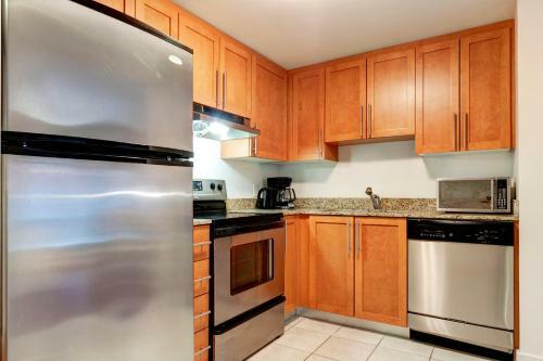 Palais-des-congr�s Furnished Apartments