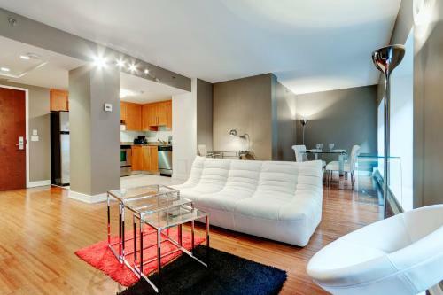 Palais-des-congr�s Furnished Apartments