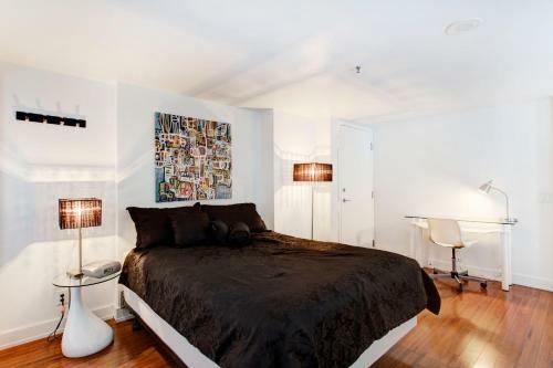 Palais-des-congr�s Furnished Apartments