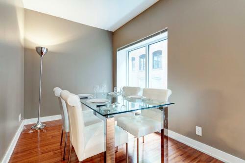 Palais-des-congr�s Furnished Apartments