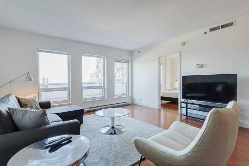 Palais-des-congr�s Furnished Apartments