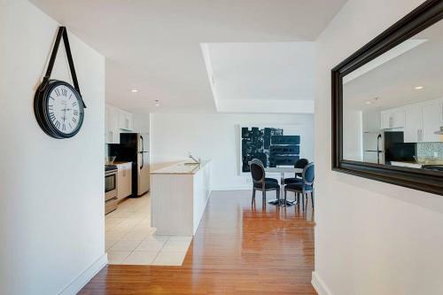 Palais-des-congr�s Furnished Apartments
