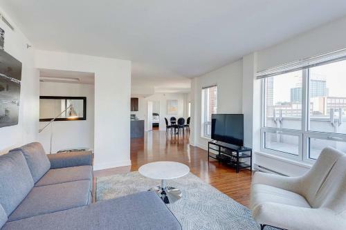 Palais-des-congr�s Furnished Apartments