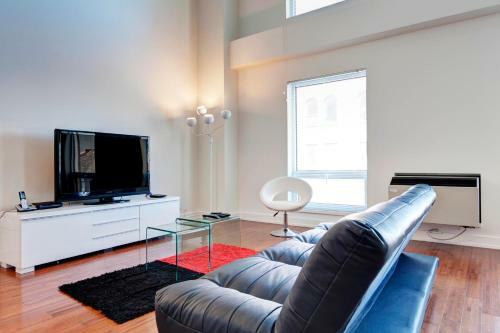 Palais-des-congr�s Furnished Apartments