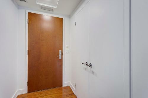 Palais-des-congr�s Furnished Apartments