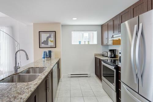 Palais-des-congr�s Furnished Apartments
