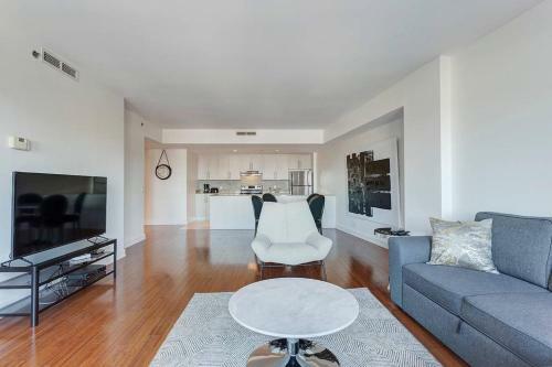 Palais-des-congr�s Furnished Apartments
