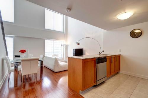 Palais-des-congr�s Furnished Apartments