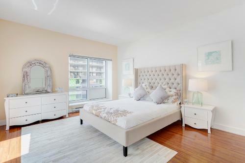 Palais-des-congr�s Furnished Apartments