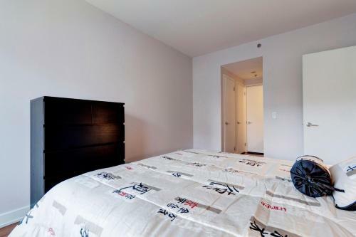 Palais-des-congr�s Furnished Apartments