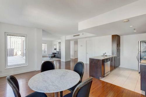 Palais-des-congr�s Furnished Apartments