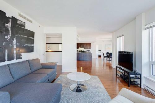 Palais-des-congr�s Furnished Apartments
