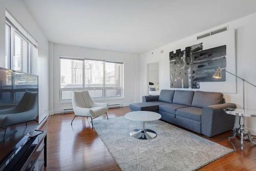 Palais-des-congr�s Furnished Apartments